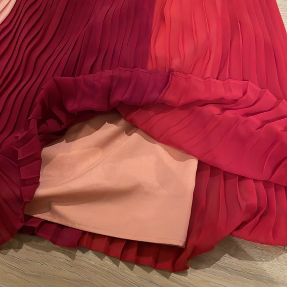 Who What Wear Tri Colour Pleated Skirt. - Picture 4 of 4